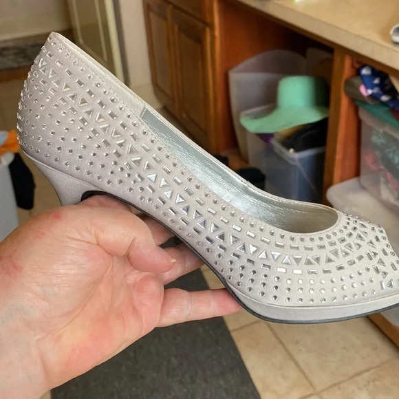 Kelly & Kate Gray Jeweled Platform Peetoe Pumps - Picture 8 of 12